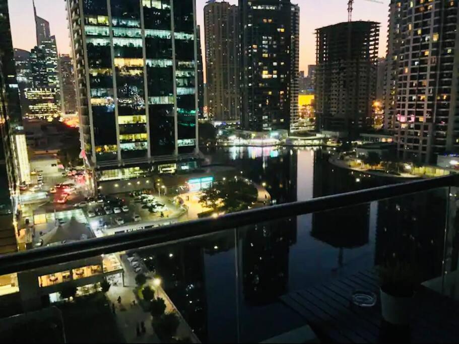 Luxury Modern Studio In Jlt With Amazing View & Rooftop Pool - Sleeps 3 迪拜 外观 照片